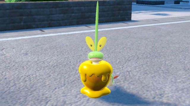 Screenshot of Shiny Dipplin in Pokemon Scarlet and Violet.