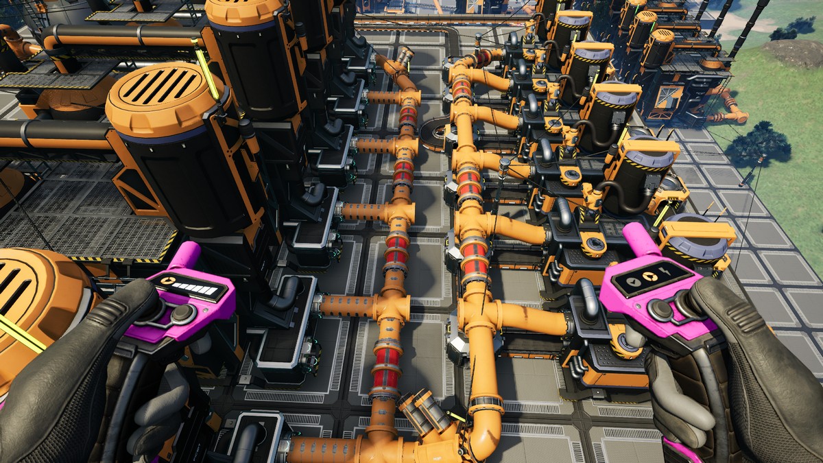 Using Turbofuel to Fly above a Turbofuel Factory in Satisfactory